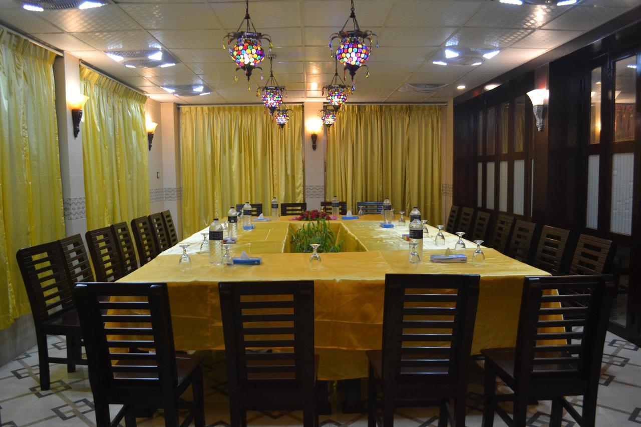 Hotel Lighthouse Family Retreat à Cox's Bazar Extérieur photo